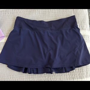 Lululemon Pace Rival Mid-Rise Tennis Skirt. Size 6. Length 15”.